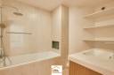 colombes-92700_salle-de-bain-optimisee_02-baignoire-pare-douche-et-vasque