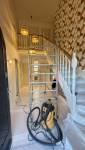 Rénovation d’une entrée : une transformation complète pour valoriser l’arrivée dans la maison en travaux