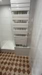 coin douche dans cette salle d'eau avant travaux - Le Chesnay