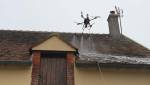 Nettoyage et pulvérisation sur toiture par drone