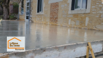 Drain terrasse et protection des murs avec membrane alvéolaire : travaux extérieurs réalisés proche de Fumel sous la coordination de Sandrine Férin, experte en rénovation à Marmande.
