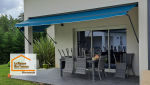 Aménagement de terrasse à Brax avec store motorisé solution idéale pour se protéger du soleil et profiter d’un espace de vie extérieur