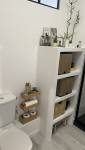 Salle de bain après rénovation WC et rangement 