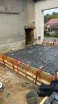 Préparation de la dalle et des fondations pour l’extension reliant la maison et la grange