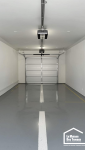 Garage double avec espace de rangement intégré