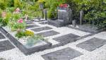 jardin miunéral avec fontaine