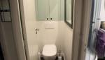 wc séparés d'une salle de bain dans un appartement au chesnay
