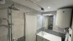 une salle de bain refaite à neuf
