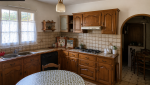 Cuisine avant rénovation dans une maison familiale à Cassis