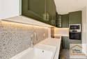 cuisine-verte-poignees-dorees-asnieres