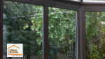 Construction d’une véranda en aluminium près d’Aix-en-Provence avec toiture vitrée apportant davantage de lumière naturelle et une parfaite intégration à l’architecture de la maison.