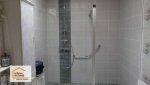 Création d’une douche à l’italienne moderne lors d’une rénovation de salle de bain à Roquefort dans le Lot-et-Garonne.