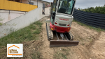 Ancien escalier réutilisé dans le cadre d’un projet d’aménagement extérieur à Venelles afin de desservir un futur abri de jardin intégré au terrain.