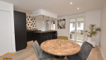 Nouvelle pièce de vie moderne après rénovation à Voiron