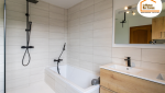 douche à l’italienne Gex, rénovation salle de bain moderne, salle de bains lumineuse, rénovation maison Pays de Gex, salle de bain contemporaine