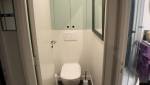 wc séparés d'une salle de bain dans un appartement au chesnay