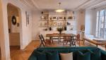 Une magnifique pièce de vie dans un appartement à Versailles