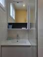  Pose d'un meuble vasque compact dans une petite salle de bain rénovée - Pornic 44210