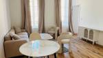 salon appartement gris