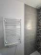 Rénovation de salle de bain avec radiateur sèche-serviettes - Étoile-sur-Rhône 26800
