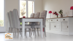 Salon rénové à Marmande avec verrière contemporaine, apportant luminosité et caractère à l’espace de vie.