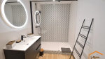 Salle de bain moderne après rénovation à Voiron