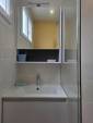  Pose d'un meuble vasque compact dans une petite salle de bain rénovée - Pornic 44210