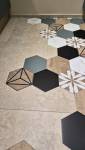 Carreaux hexagonaux enchevêtrés dans le carrelage 80x80