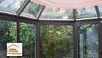 Détail des finitions d’une véranda en aluminium avec toiture vitrée performante. Un projet conçu pour offrir confort, luminosité et isolation en toute saison près d’Aix-en-Provence.