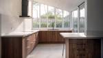  Une magnifique cuisine moderne et lumineuse ouverte sur le jardin