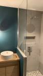  Salle de bain bleue à Saint Jean de Védas