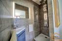 Salle de bain modernisée avec douche spacieuse Haguenau