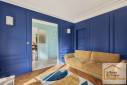 renovation-salon-moulures-peinture-bleue-asnieres