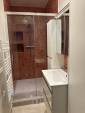  douche moderne et meuble suspendu