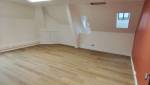 Rénovation de locaux associatifs à Troyes avec sol effet bois clair