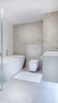 Salle de bain claire sans fenêtre Paris 17