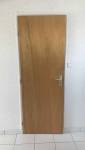 Ancienne porte standard en bois