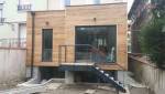 Extension moderne en bois.