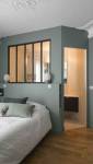 Verrière dans une chambre