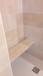 Banc de douche en faïence