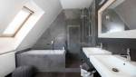 Aménager une salle de bains sous combles