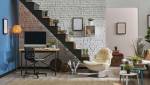 Aménager l'espace sous l'escalier avec un coin bureau.
