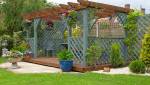 Pergola dans le jardin