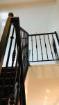 Escalier et main courante en noir pour un style retro chic - Pontoise