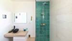 Aménagement salle de bain avec douche italienne receveur extra plat et carrelage mural - Crécy-la-Chapelle -