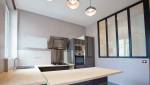 Rénovation de la cuisine d'un appartement haussmannien pour un client expatrié en Asie