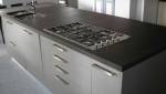 Plan de travail en granit noir, finition mate
