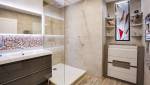 Salle de bain meuble et douche