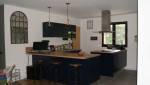 La cuisine vue du salon 