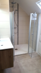 Grande douche à receveur plat